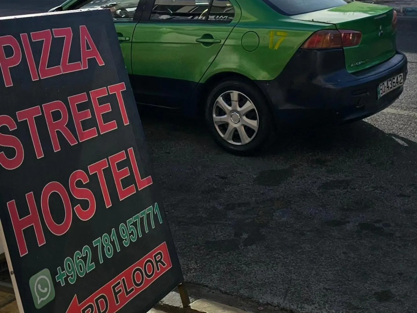 Pizza Street Hostel Aqaba