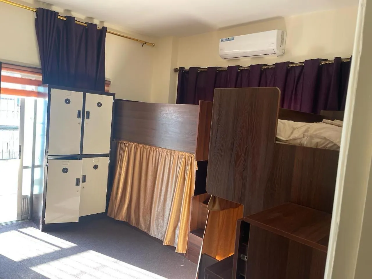 Pizza Street Hostel