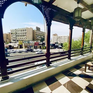 بيت شباب Friends Oasis, العقبة