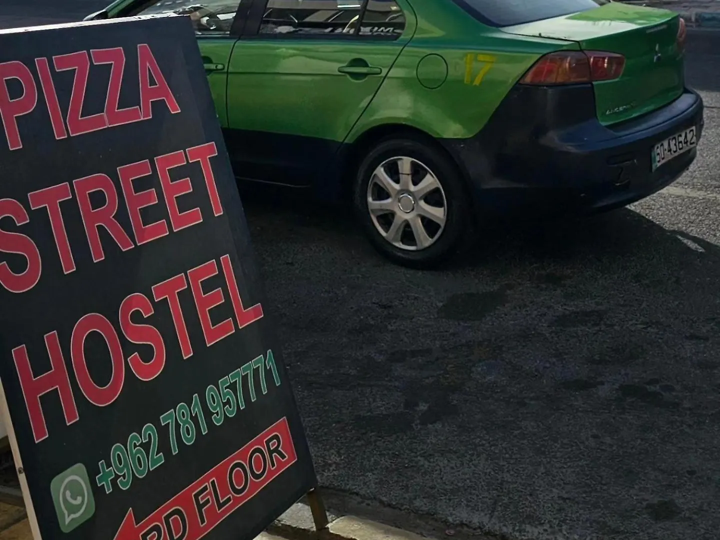 Pizza Street Hostel Aqaba