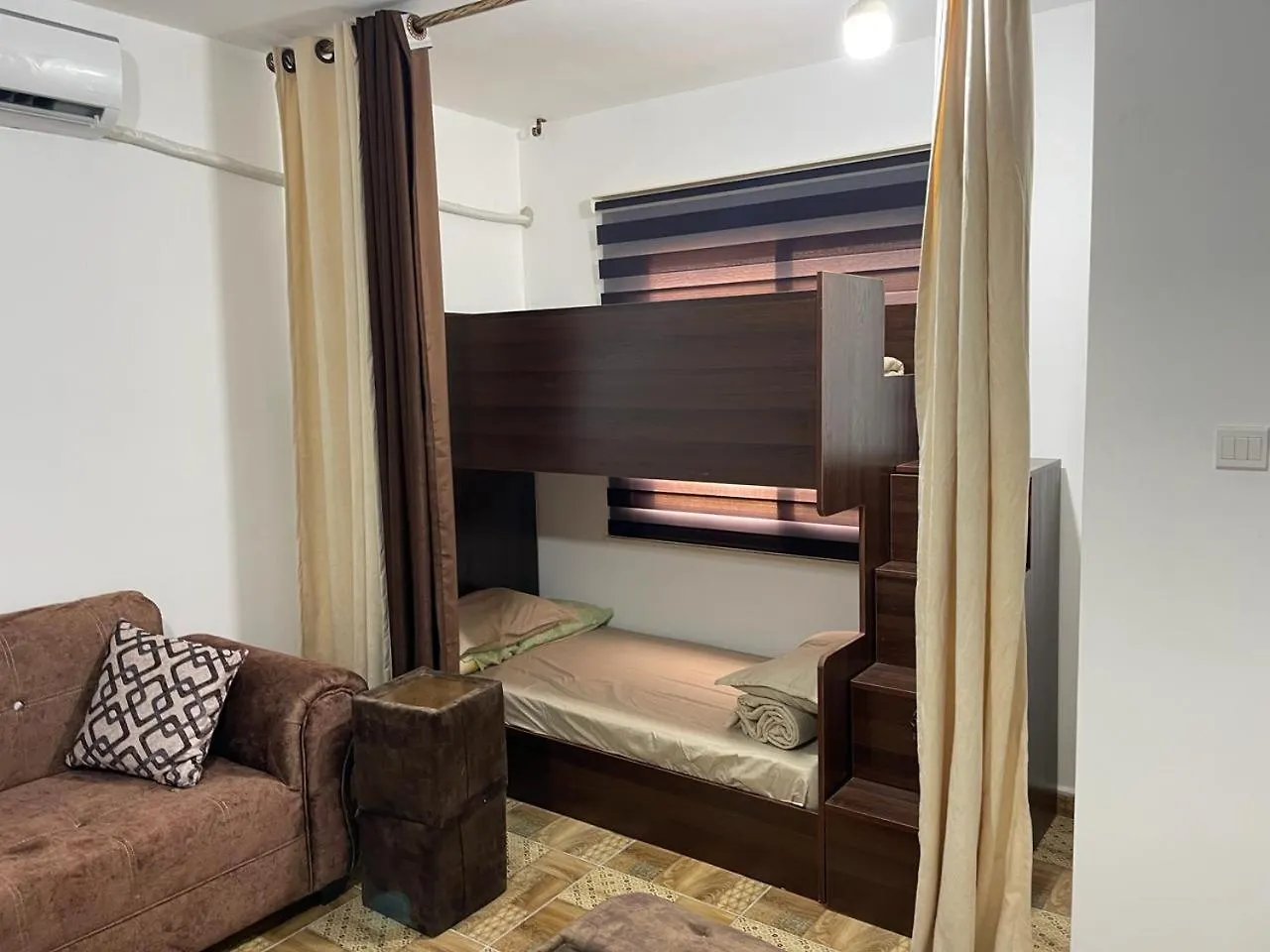 Pizza Street Hostel Aqaba 0*,